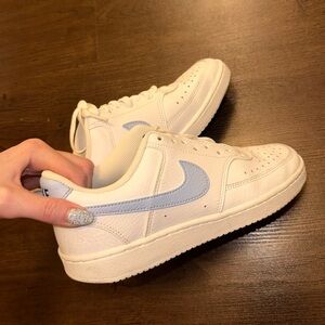 Nike court vision Low